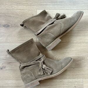 TOMMY HILFIGER leather booties